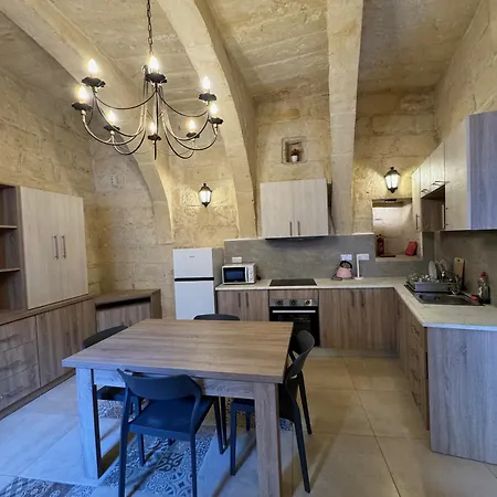 The Nest 148 Townhouse Apartment